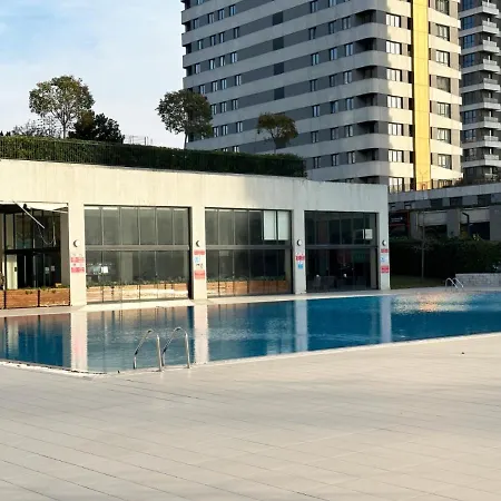 Spacious Flat With Shared Pool In Esenyurt *